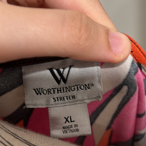 Worthington Black and Red Graphic 3/4 Sleeve Blouse XL. B234 - Picture 2 of 6
